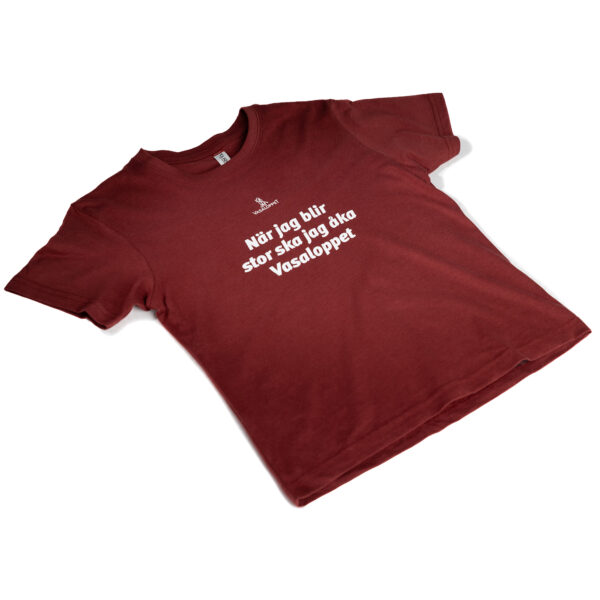 T-shirt (barn) vinröd ”När jag blir stor ska jag åka Vasaloppet” - Bild 3